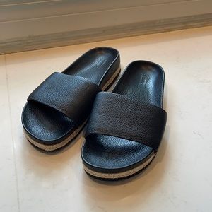 Vince black sliders size 8.5